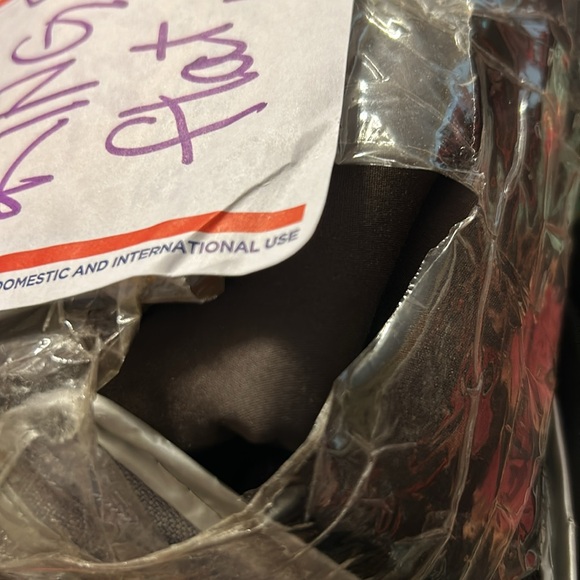 NWT BLACK KING SIZE SET. Washable, very soft, still in bag - Picture 6 of 6